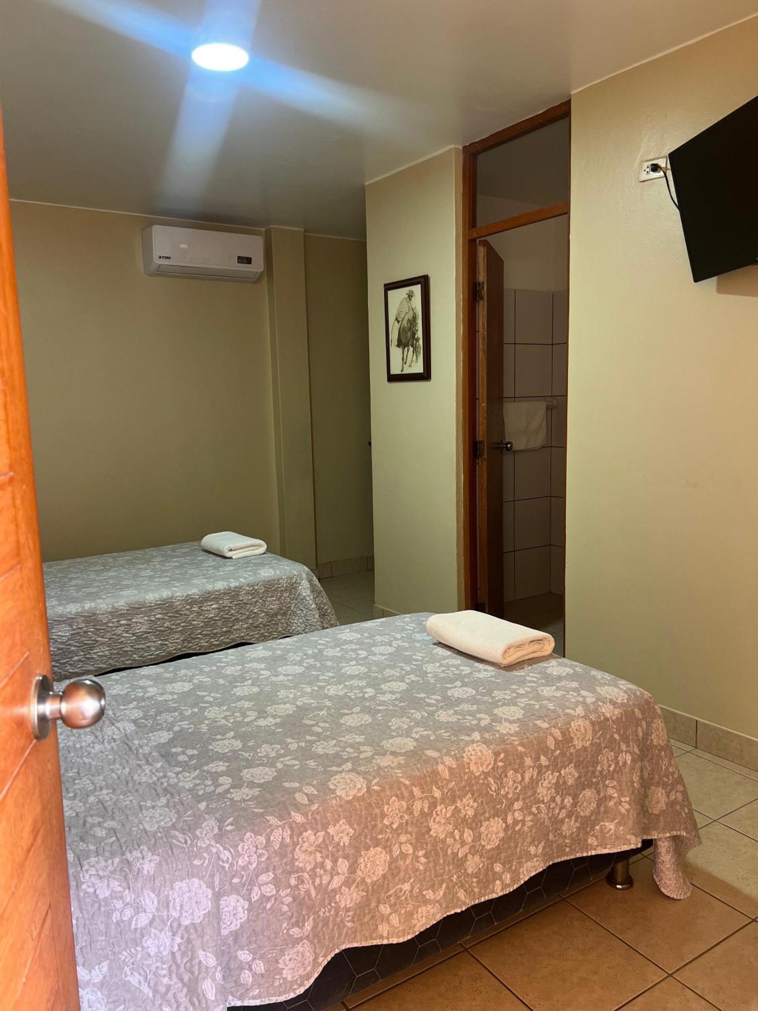 Hotel El Huacachinero Ика Екстериор снимка